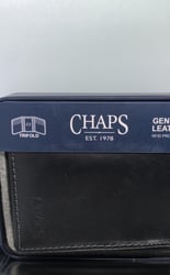 محفظة Chaps من الجلد الطبيعي باللون الأسود ثلاثية الطي